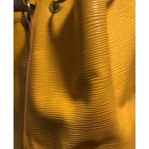 LOUIS Vuitton  bucket bag - Picture 8 of 9
